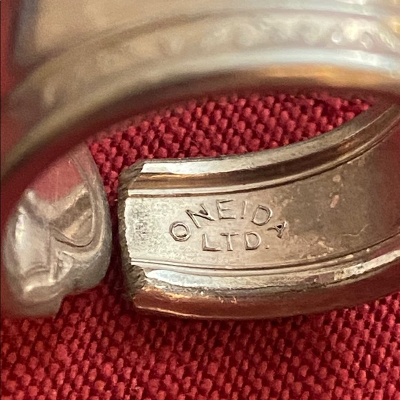 Vintage 70s Oneida Silver Spoon Band Ring - Picture 3 of 5